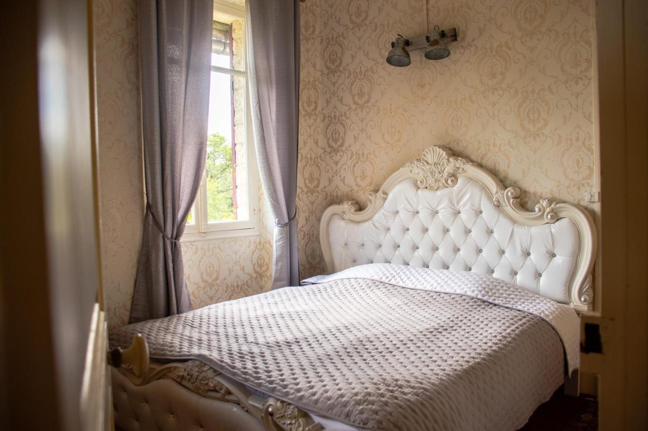 Le Pavillon De St Agnan Hotel Hautefort Kültér fotó