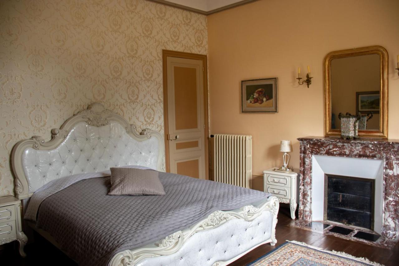 Le Pavillon De St Agnan Hotel Hautefort Kültér fotó