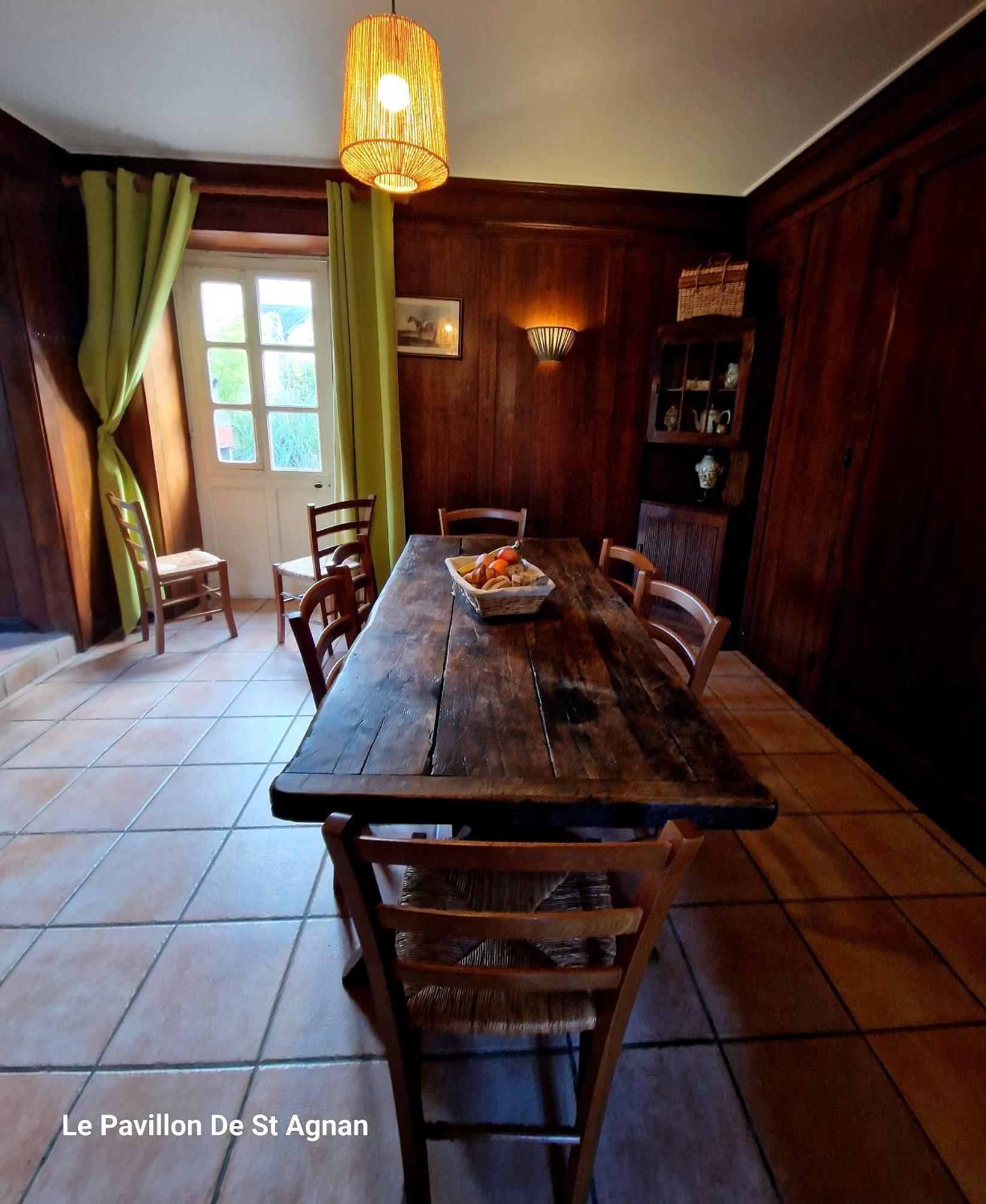 Le Pavillon De St Agnan Hotel Hautefort Kültér fotó