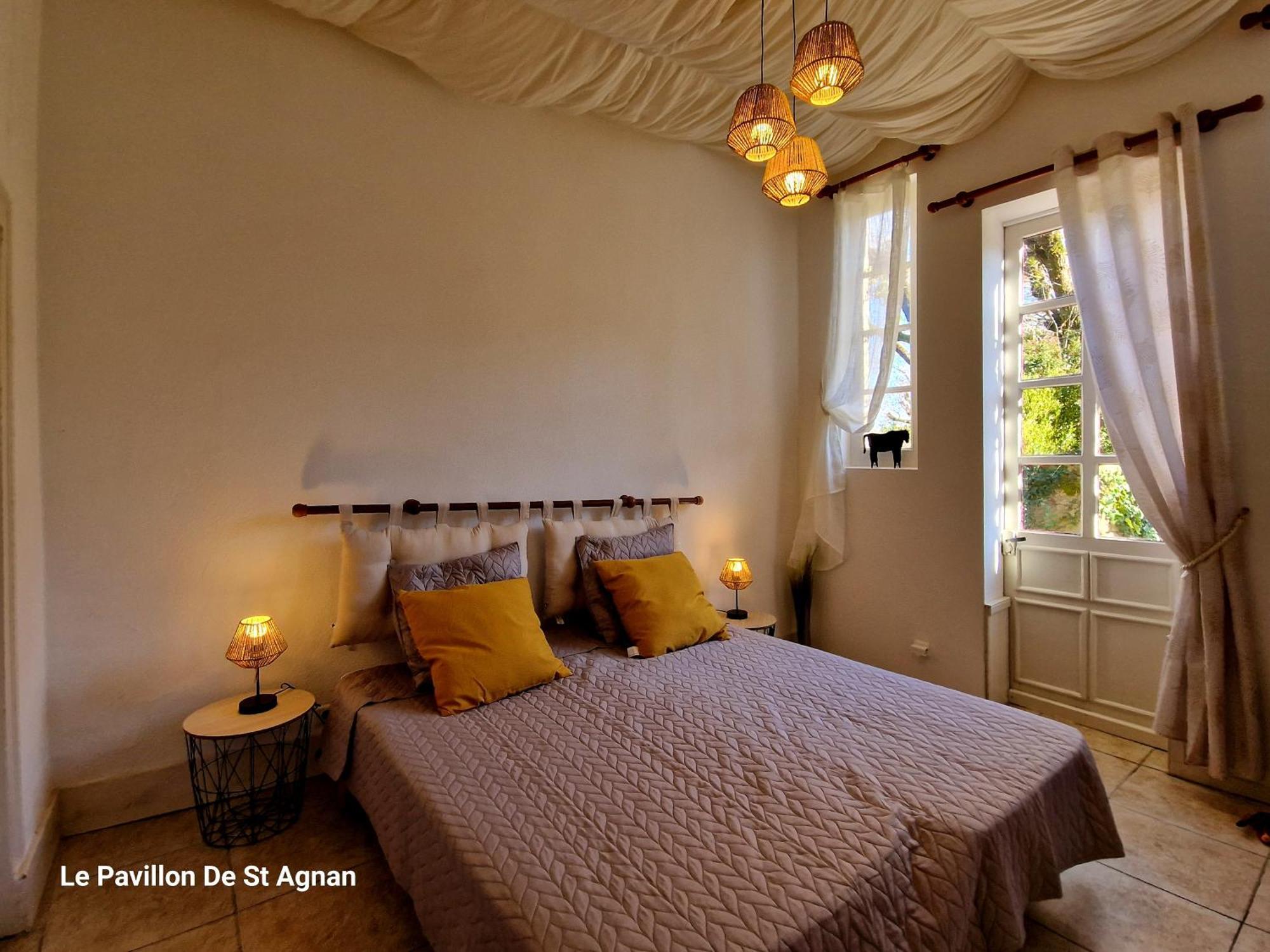 Le Pavillon De St Agnan Hotel Hautefort Kültér fotó