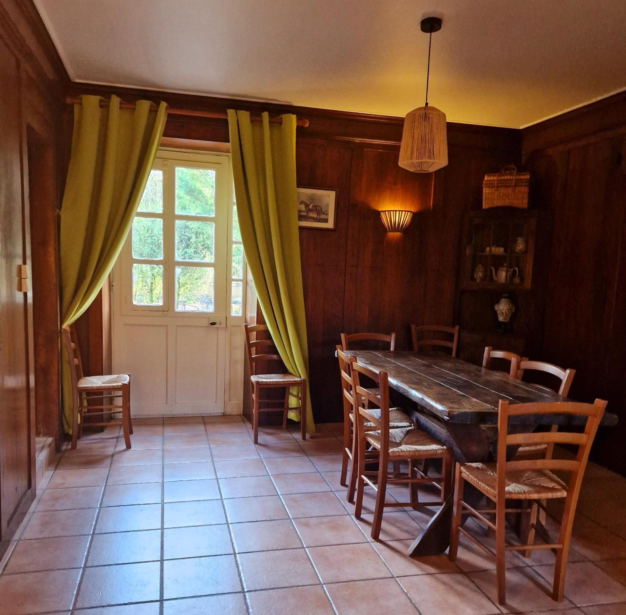 Le Pavillon De St Agnan Hotel Hautefort Kültér fotó