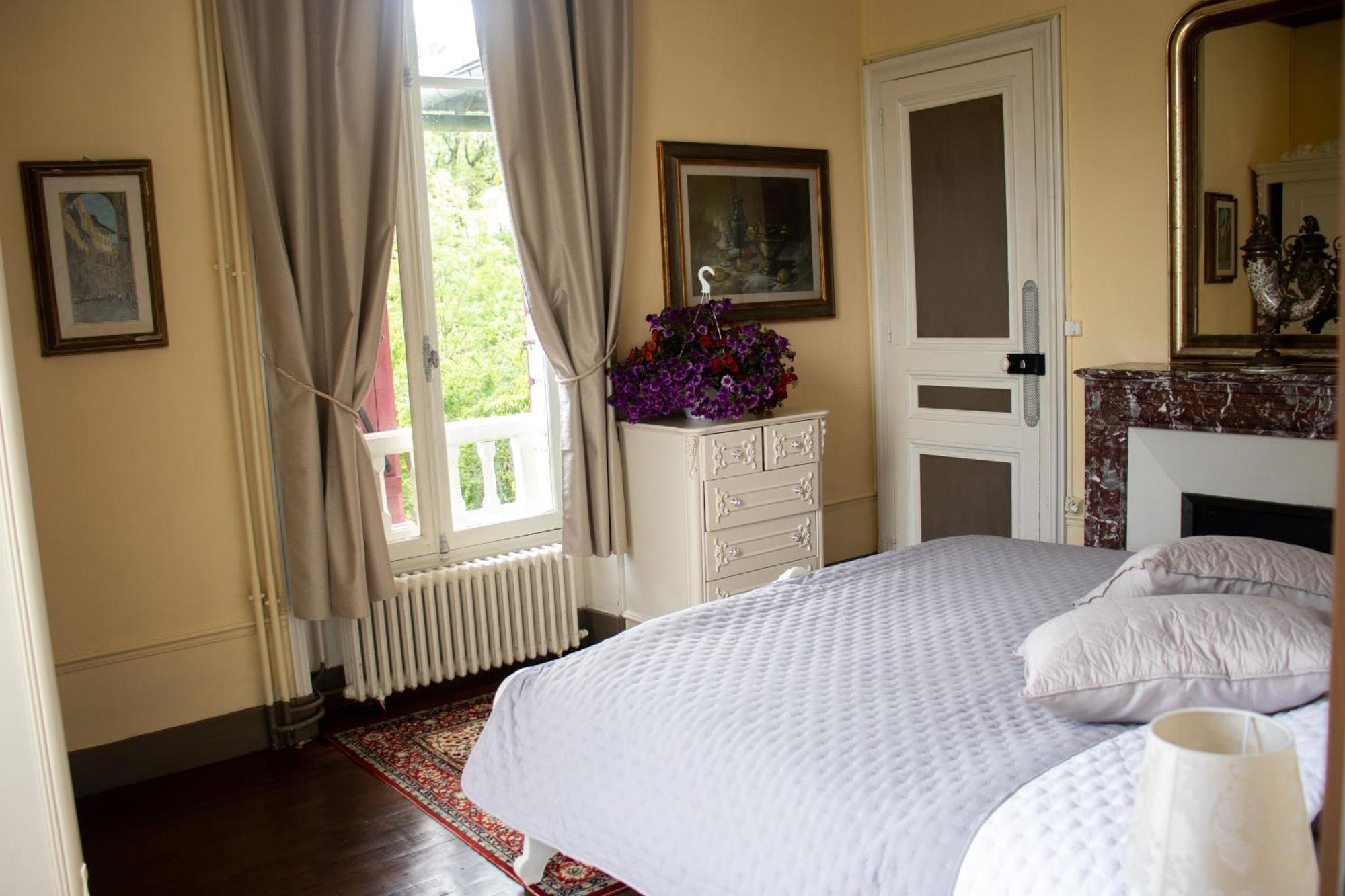 Le Pavillon De St Agnan Hotel Hautefort Kültér fotó