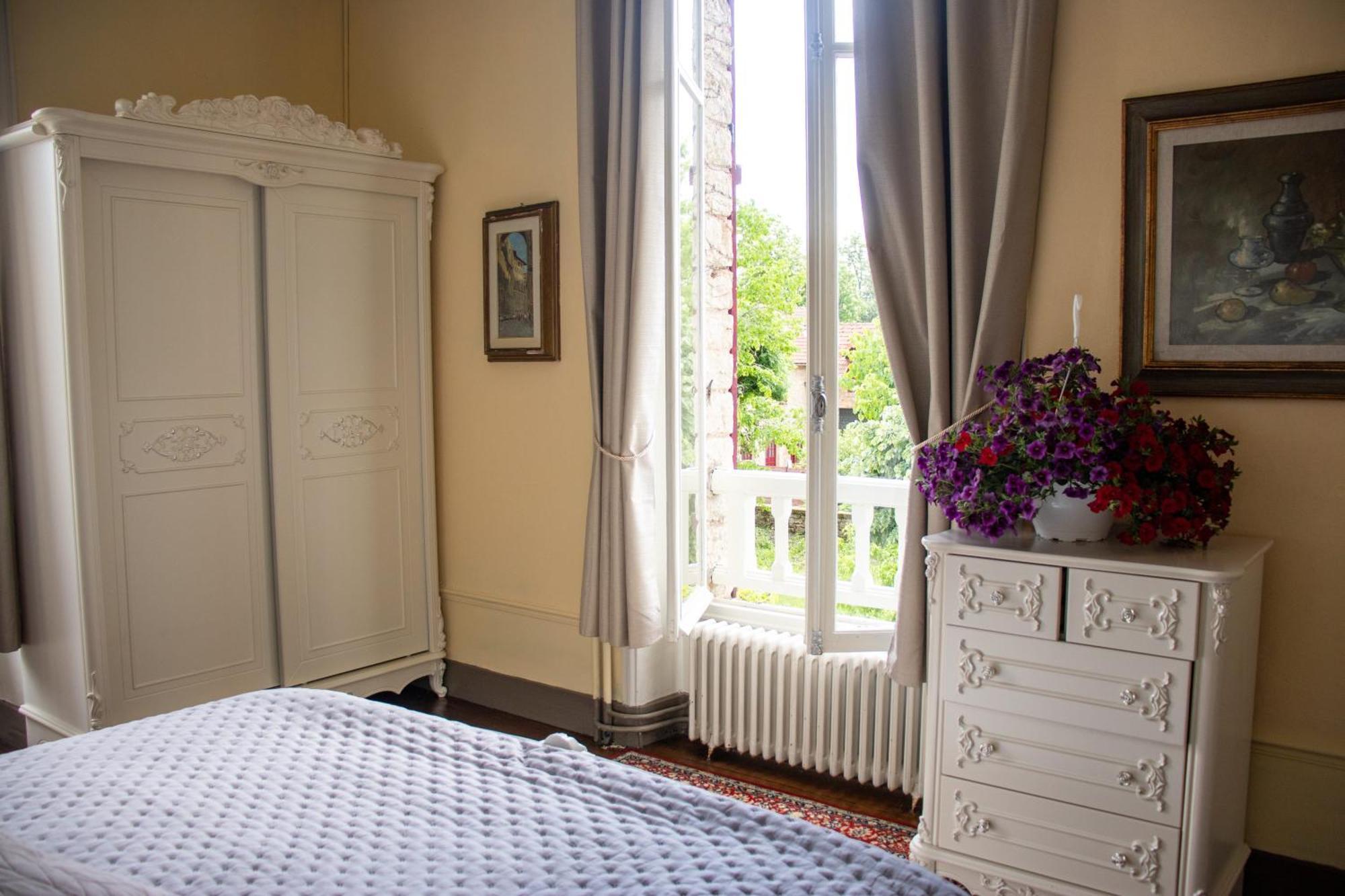 Le Pavillon De St Agnan Hotel Hautefort Kültér fotó