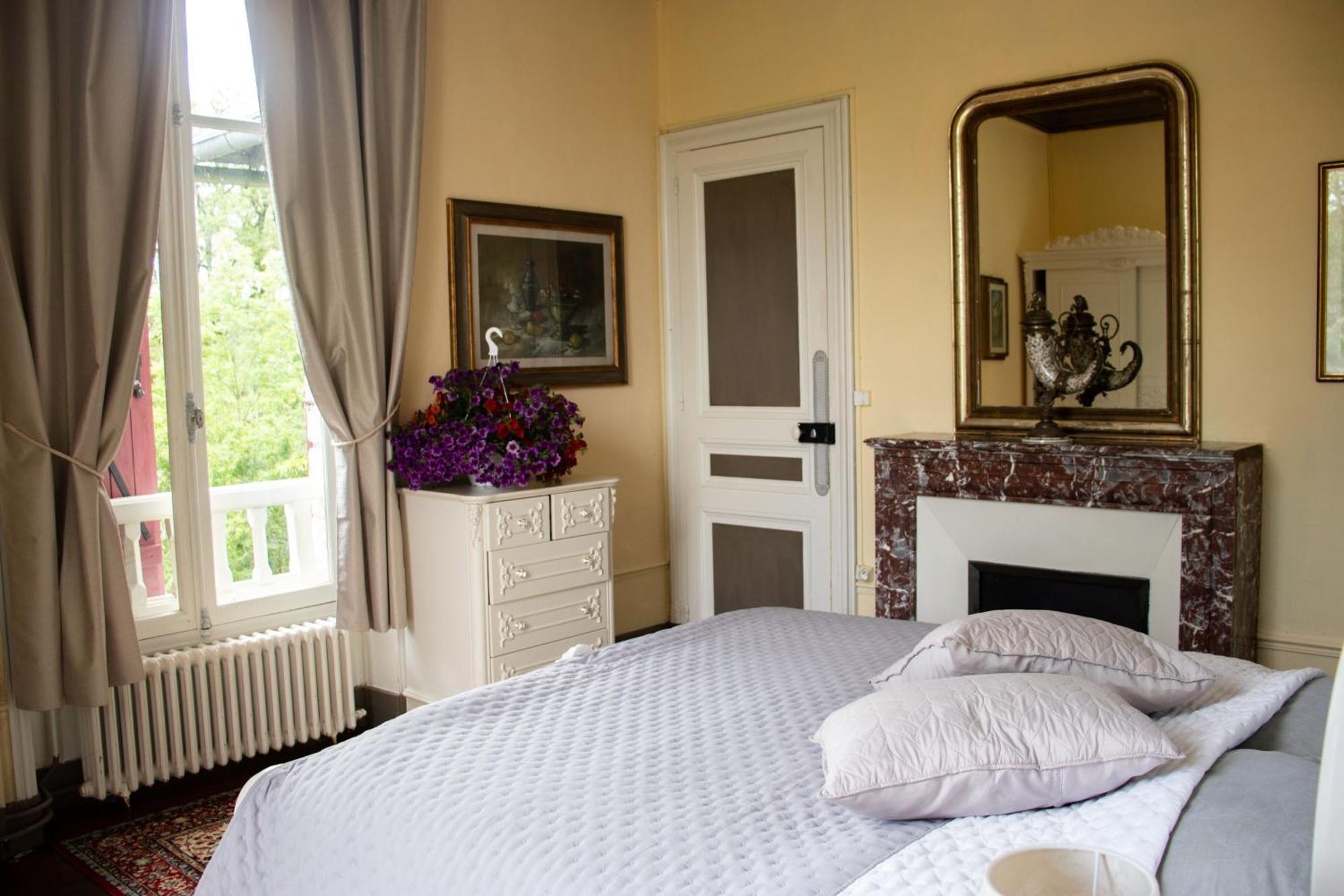 Le Pavillon De St Agnan Hotel Hautefort Kültér fotó